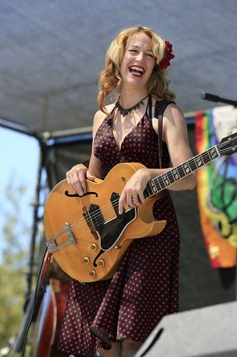 TROIS FESTIVALS : CHÂTEAUNEUF-DU-FAOU, SAINT-FLOUR, LAROQUEBROU